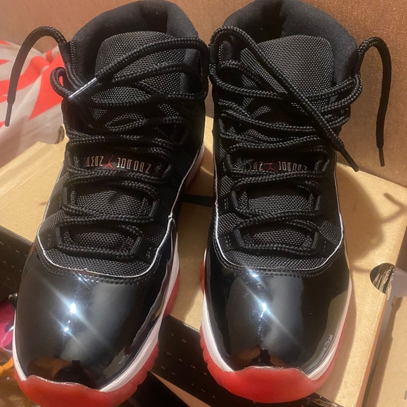 Sneakers - Picture 3 of 5